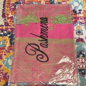 NWT Pashmina Pink and Gold Print Scarf